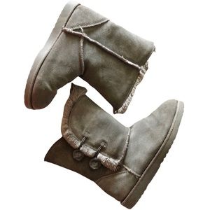 Women’s Size 7 Gray Boots